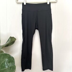 TEK Gear | Black Capri Legging in Black | Small
